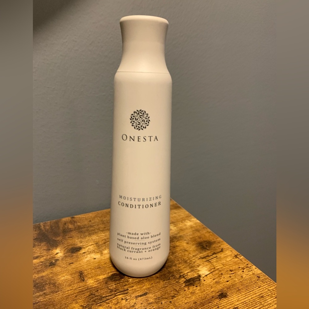 Onesta Hair Care Moisturizing Conditioner